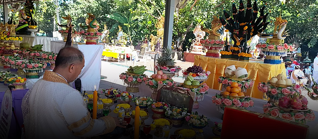 คอหวยส่อง"เลขเด็ด" ขันน้ำมนต์พ่อจ้ำ