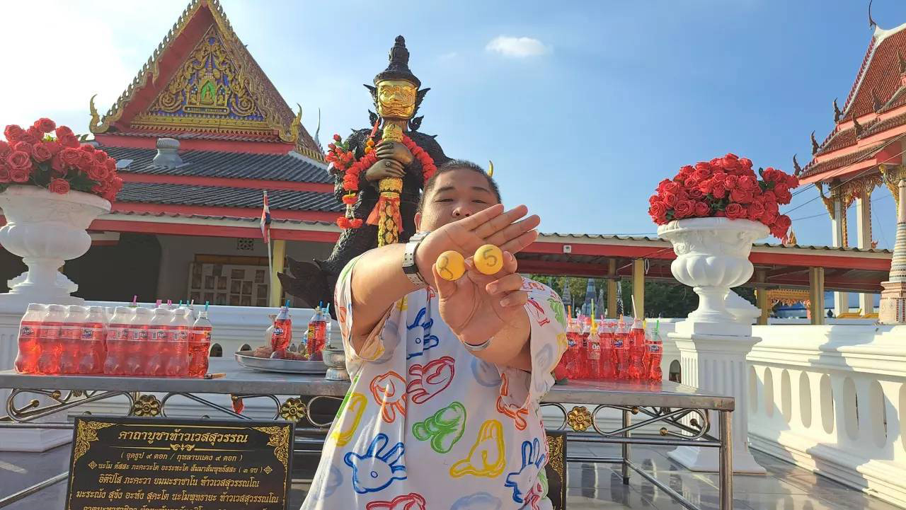 ลูกชายตลกดัง แก้บน "ท้าวเวสสุวรรณ"