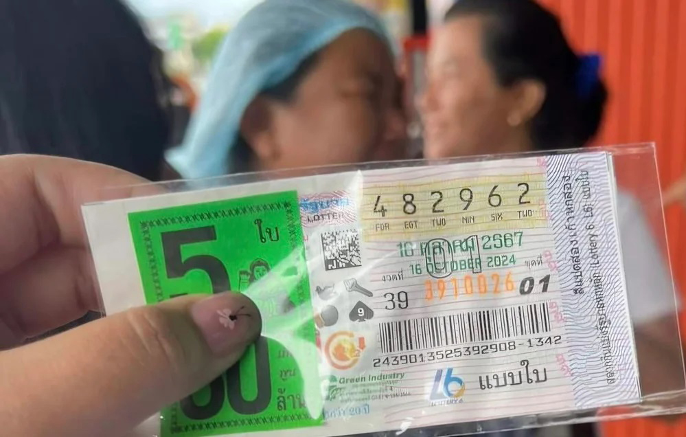 ป้าเจ้าของแผงลอตเตอรี่เฮลั่น!ถูกรางวัลที่1 รับโชค 30 ล้าน